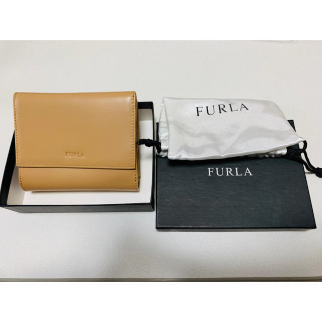 Furla ベージュ 三つ折り財布 フルラ 財布 レディース