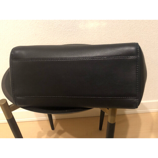FENDI(フェンディ)のケメ子様専用 フェンディ ピーカブー ミニ ブラック 美品 正規品 レディースのバッグ(ハンドバッグ)の商品写真