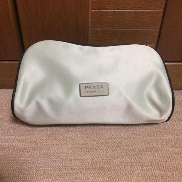 美品PRADA /INFUSION D'LLRIS ポーチ