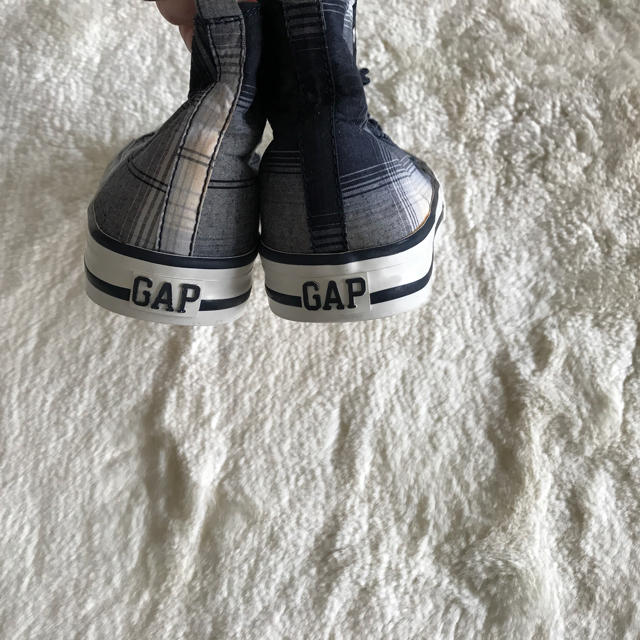 GAP Kids(ギャップキッズ)のGAP スニーカー キッズ/ベビー/マタニティのキッズ靴/シューズ(15cm~)(スニーカー)の商品写真