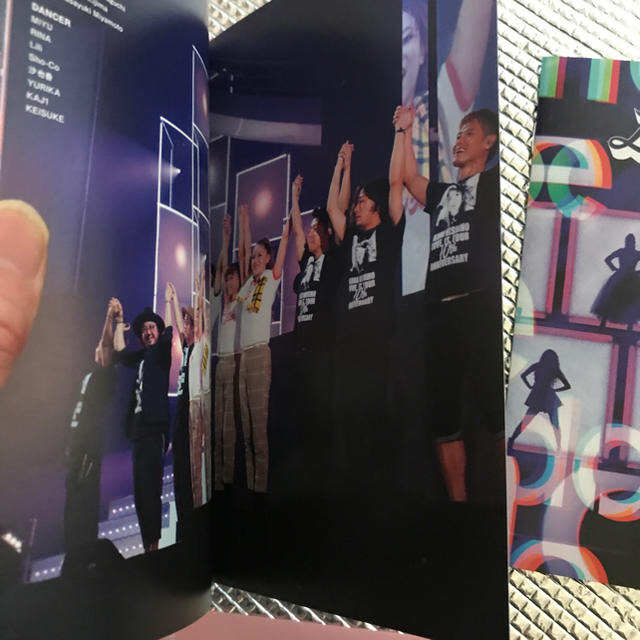 r-i - さま専用  西野カナLove it Tour 写真集&クリアフ チケットの音楽(国内アーティスト)の商品写真