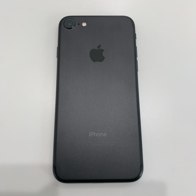 Apple(アップル)のiPhone7 アイフォン7 Black 32GB  SIMロック解除手続き済 スマホ/家電/カメラのスマートフォン/携帯電話(スマートフォン本体)の商品写真