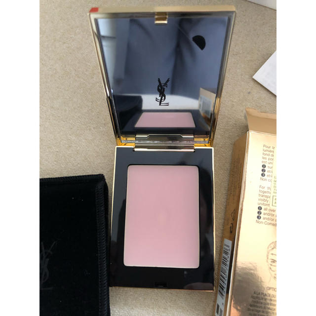 Yves Saint Laurent Beaute(イヴサンローランボーテ)のラディアント タッチ ブラー　サンローラン コスメ/美容のベースメイク/化粧品(化粧下地)の商品写真