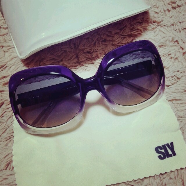 SLY(スライ)のＳＬＹサングラス レディースのファッション小物(サングラス/メガネ)の商品写真