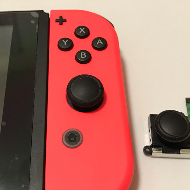 Nintendo Switch(ニンテンドースイッチ)のニンテンドースイッチ  ジョイコン アナログ スティック2個 修理用パーツ エンタメ/ホビーのゲームソフト/ゲーム機本体(家庭用ゲーム機本体)の商品写真