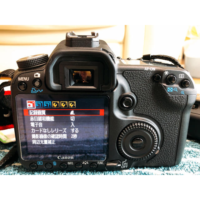 Canon(キヤノン)のcanon EOS 50D ボディ + バッテリーグリップ スマホ/家電/カメラのカメラ(デジタル一眼)の商品写真