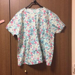 フェリシモ(FELISSIMO)のhaco. アロハ柄トップス(Tシャツ(半袖/袖なし))