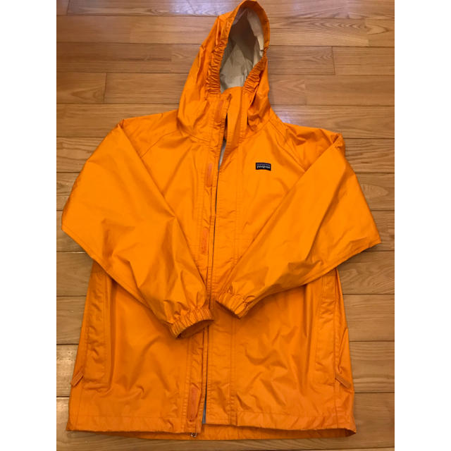 patagonia(パタゴニア)の☆yellowサマ☆パタゴニア キッズウインドブレーカー キッズ/ベビー/マタニティのキッズ服男の子用(90cm~)(ジャケット/上着)の商品写真