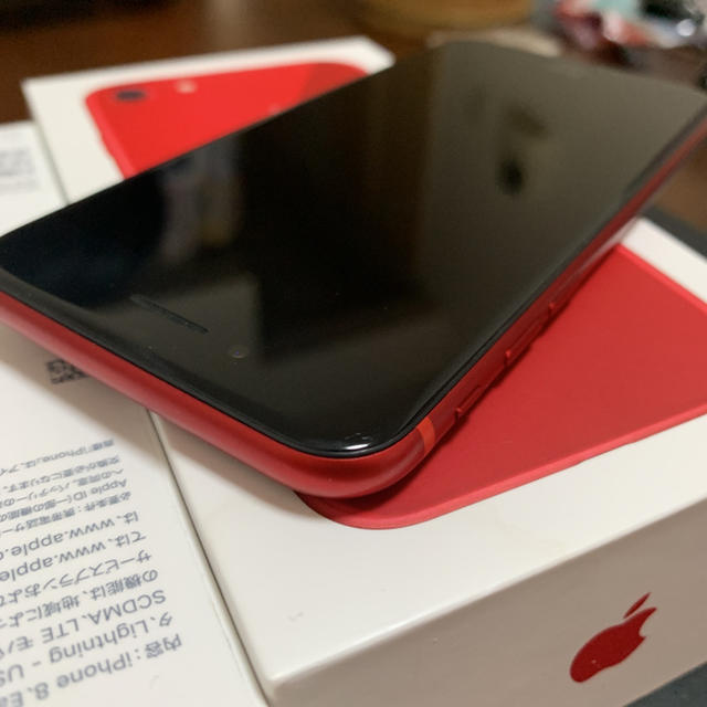 Apple(アップル)のiphone8 256GB productRED  スマホ/家電/カメラのスマートフォン/携帯電話(スマートフォン本体)の商品写真