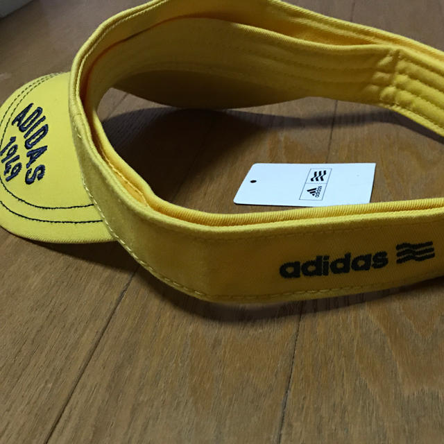 adidas(アディダス)のアディダス★サンバイザー★未使用品 スポーツ/アウトドアのゴルフ(ウエア)の商品写真