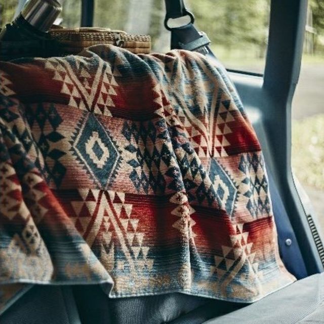 PENDLETON(ペンドルトン)の新品 ペンドルトン ブランケット ブランド バスタオル ラグ 大判 ストール 赤 インテリア/住まい/日用品の寝具(毛布)の商品写真