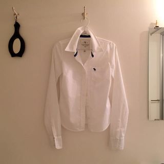 アバクロンビーアンドフィッチ(Abercrombie&Fitch)のアバクロ レディースシャツ S(シャツ/ブラウス(長袖/七分))