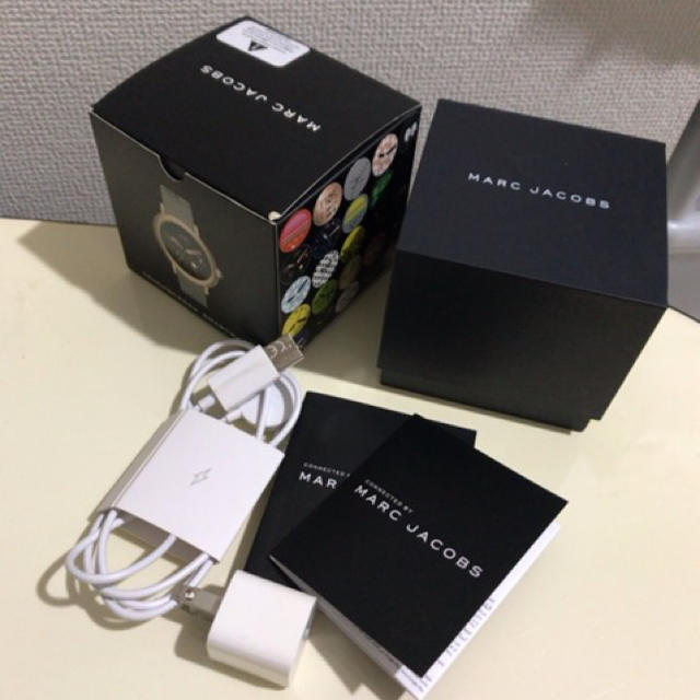 MARC JACOBS(マークジェイコブス)の最終値下げ！MARC JACOBS スマートウォッチ レディースのファッション小物(腕時計)の商品写真