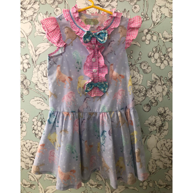 fafa(フェフェ)のfafa  ホース柄ワンピ 120 キッズ/ベビー/マタニティのキッズ服女の子用(90cm~)(ワンピース)の商品写真