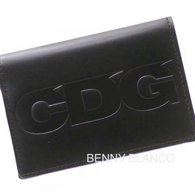 コムデギャルソン CDG 店舗限定 型押ロゴ 本革 レザーカードケース 財布 | フリマアプリ ラクマ