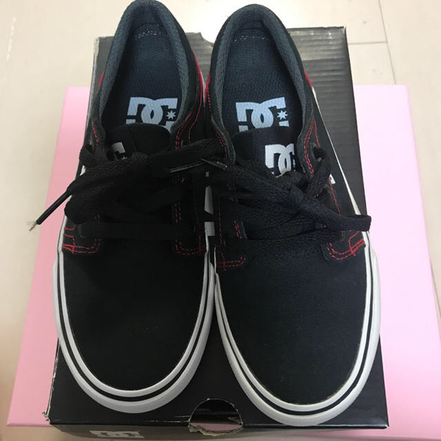 DC SHOE(ディーシーシュー)の専用 キッズ/ベビー/マタニティのキッズ靴/シューズ(15cm~)(スニーカー)の商品写真