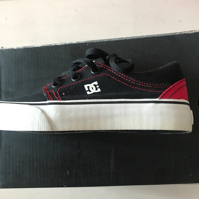 DC SHOE(ディーシーシュー)の専用 キッズ/ベビー/マタニティのキッズ靴/シューズ(15cm~)(スニーカー)の商品写真