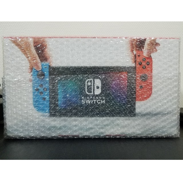 Nintendo Switch(ニンテンドースイッチ)のNintendo Switch ネオンブルー/ネオンレッド 新品送料無料です。 エンタメ/ホビーのゲームソフト/ゲーム機本体(家庭用ゲーム機本体)の商品写真