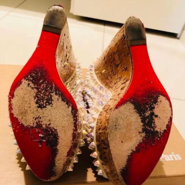 Christian Louboutin(クリスチャンルブタン)のお値段交渉ok！クリスチャン ルブタン・オーロラスパイク・ヒール◎美品◎34.5 レディースの靴/シューズ(ハイヒール/パンプス)の商品写真