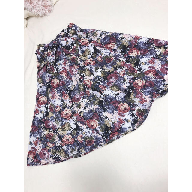 しまむら(シマムラ)の花柄 スカート レディースのスカート(ひざ丈スカート)の商品写真