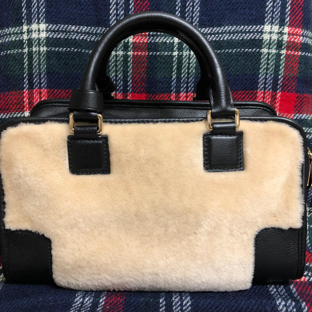 LOEWE(ロエベ)の正規品 LOEWE ロエベ  ムートン アマソナ レザー  バッグ レディースのバッグ(ハンドバッグ)の商品写真