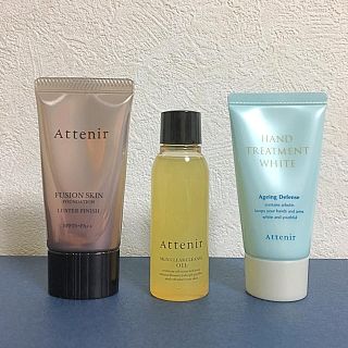 アテニア(Attenir)のアテニア  フュージョンスキンファンデーション ☆新品未使用☆おまけ付き☆(ファンデーション)