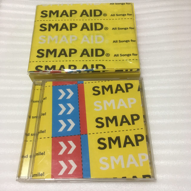 SMAP(スマップ)のSMAP スマップ・エイド(しあわせのYELLOW-AIDハンカチ、げんきのRE エンタメ/ホビーのCD(ポップス/ロック(邦楽))の商品写真