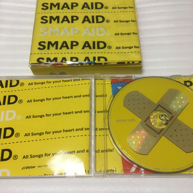 SMAP(スマップ)のSMAP スマップ・エイド(しあわせのYELLOW-AIDハンカチ、げんきのRE エンタメ/ホビーのCD(ポップス/ロック(邦楽))の商品写真