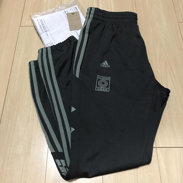 adidas(アディダス)の【未使用に近い・送料込み】Mサイズ カラバサス トラックパンツ  メンズのパンツ(その他)の商品写真