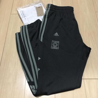 アディダス(adidas)の【未使用に近い・送料込み】Mサイズ カラバサス トラックパンツ (その他)