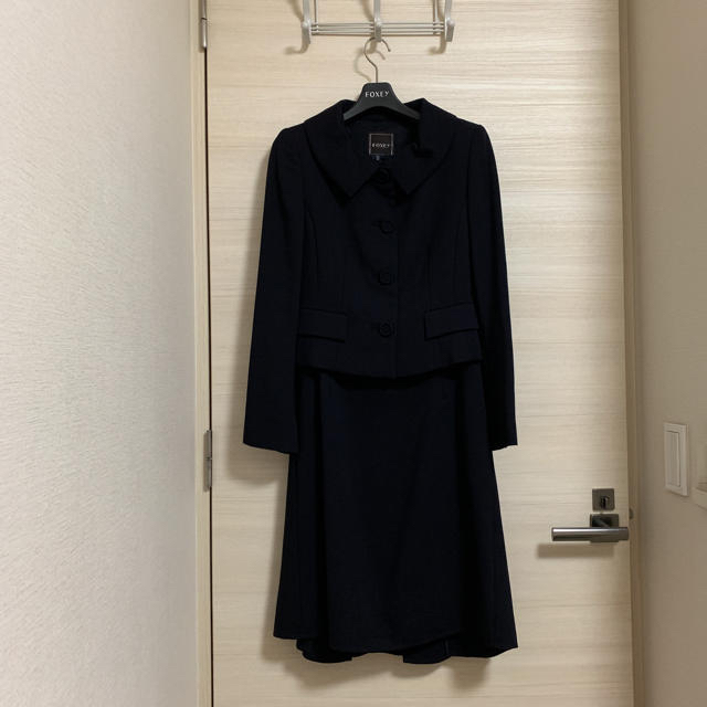 数量は多い FOXEY - FOXEY サクセススーツ 38サイズ 未使用(最終価格