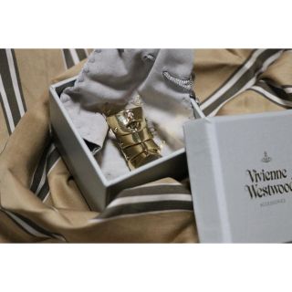 Vivienne Westwood(ゴールド/金色系)のフリマアイテム一覧 Vivienne Westwood(ゴールド/金色系)のフリマアイテム一覧