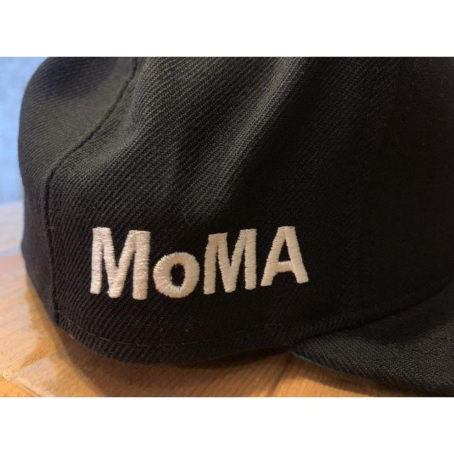 MOMA(モマ)のニューエラ MoMA NY ヤンキース キャップ 帽子 7-3/8 メンズの帽子(キャップ)の商品写真