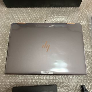 HP Spectre x360 13-ap0033TU