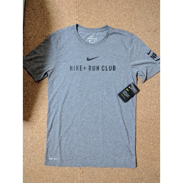 【新品未使用】NIKE Run club Tシャツ NRC