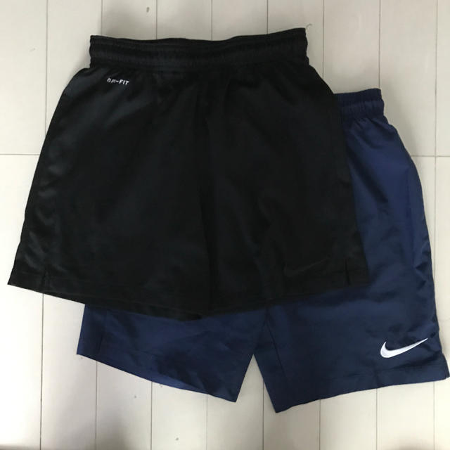 NIKE(ナイキ)のちばちゃん様  サッカー パンツ ナイキ 2枚 スポーツ/アウトドアのサッカー/フットサル(ウェア)の商品写真