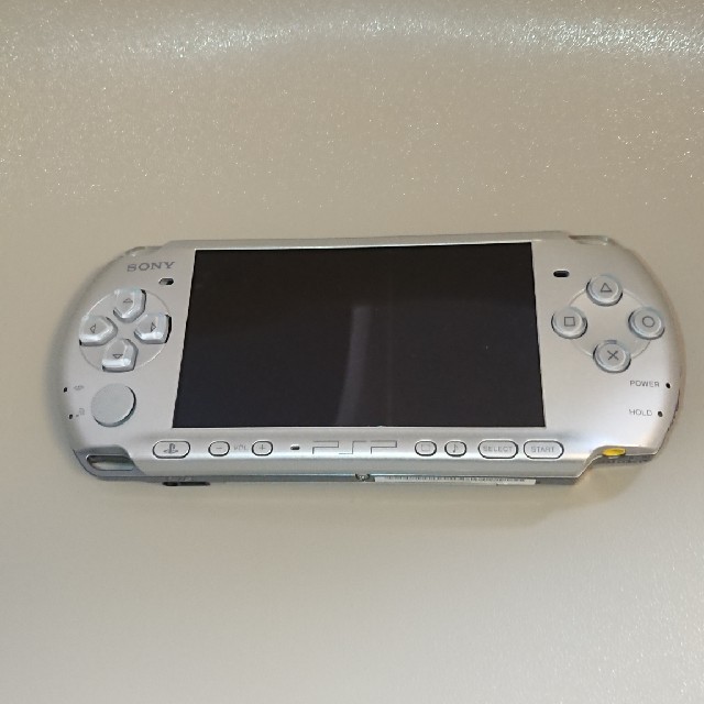 SONY(ソニー)の【ジャンク品】PSP 多分動作します。 エンタメ/ホビーのゲームソフト/ゲーム機本体(携帯用ゲーム機本体)の商品写真