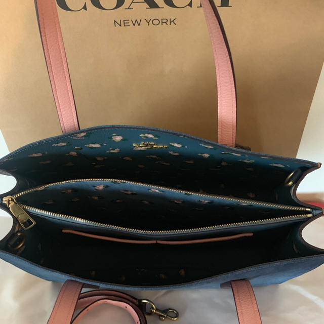 (値下げしました❗️)coach デニムアンドレザーチャーリー(桜柄限定)