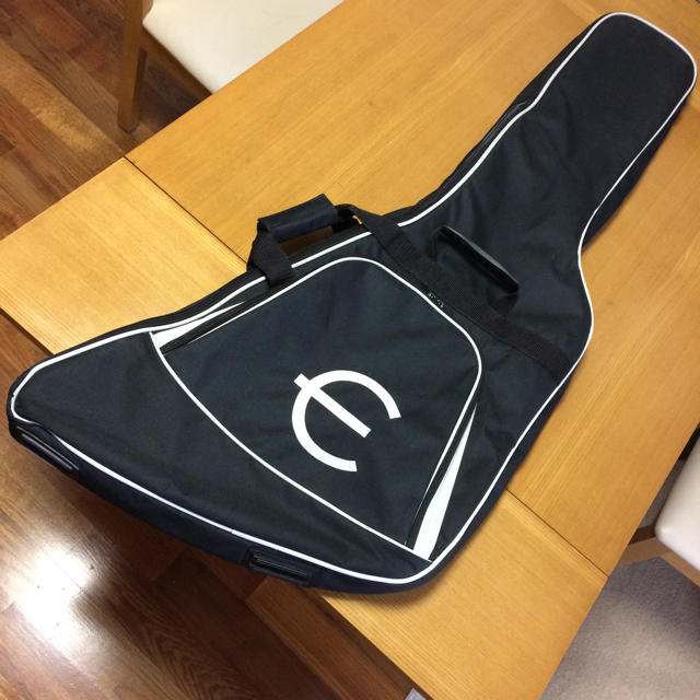 Epiphone(エピフォン)のエピフォン エクスプローラー用ソフトケース 楽器のギター(ケース)の商品写真