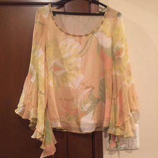 グレースコンチネンタル(GRACE CONTINENTAL)のグレース♡花柄シフォントップス(シャツ/ブラウス(長袖/七分))