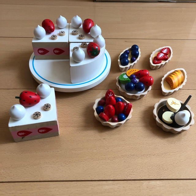 ミラン ケーキ タルト ままごとセットの通販 by お気軽に|ラクマ