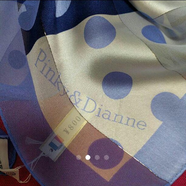 Pinky&Dianne(ピンキーアンドダイアン)の✨PINKY&DIANE、絹シルク/スカーフ レディースのファッション小物(バンダナ/スカーフ)の商品写真