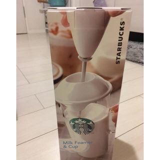 スターバックスコーヒー(Starbucks Coffee)のスタバの新品ミルクフォーマーとカップ(調理道具/製菓道具)