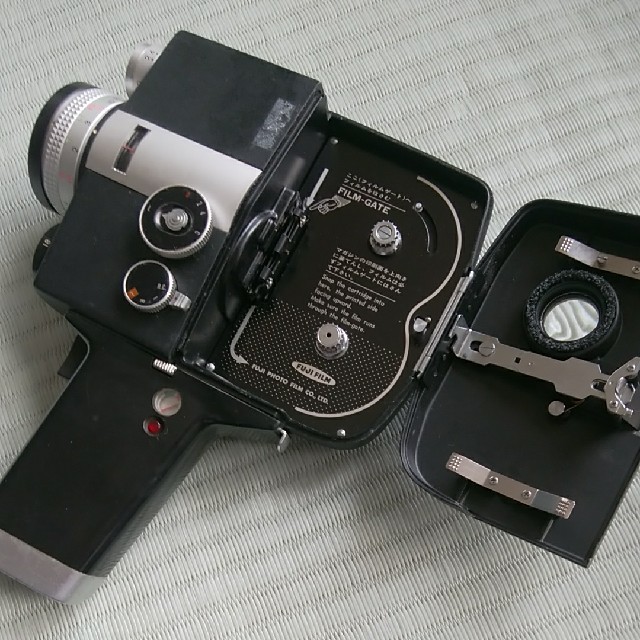 FUJICA Single8 Z2 ジャンク8ミリフィルムカメラ スマホ/家電/カメラのカメラ(フィルムカメラ)の商品写真