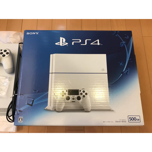 PlayStation4(プレイステーション4)のPlayStation4 CUH-1200A 500GB ホワイト 付属品完備 エンタメ/ホビーのゲームソフト/ゲーム機本体(家庭用ゲーム機本体)の商品写真