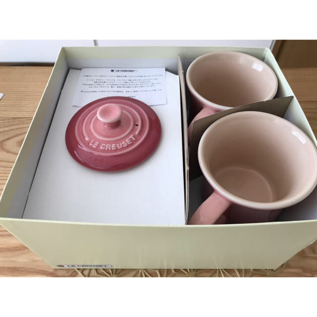 LE CREUSET(ルクルーゼ)のルクルーゼ   ティーポット&マグ2個 セット ローズクォーツ インテリア/住まい/日用品のキッチン/食器(食器)の商品写真