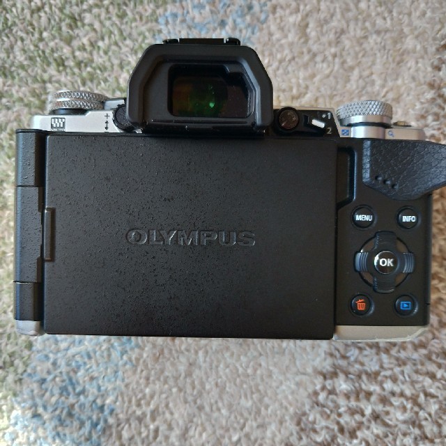 OLYMPUS(オリンパス)のOLYMPUS OM-D EM-5 Mark2 最終値下げ！！ スマホ/家電/カメラのカメラ(ミラーレス一眼)の商品写真