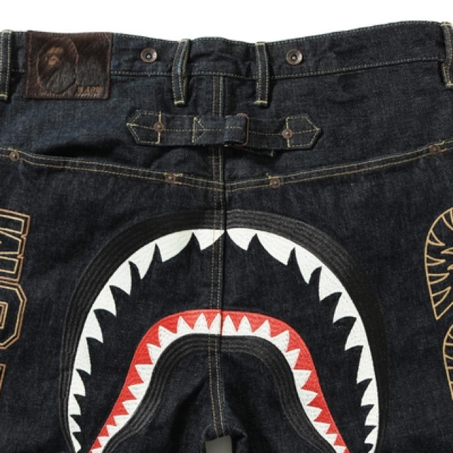 A BATHING APE(アベイシングエイプ)のApe bape taper shark denim pants M メンズのパンツ(その他)の商品写真