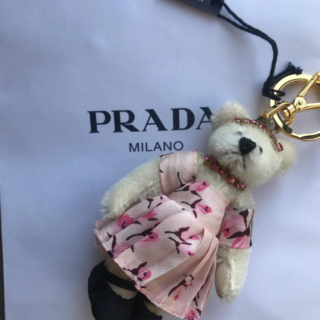 新品♪紙袋つき】PRADA 人気♪ベア キーホルダー 新品♪紙袋つき】PRADA 人気♪ベア キーホルダー