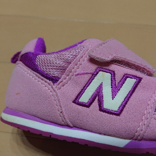 New Balance(ニューバランス)のNB ピンクスニーカー 16㎝ キッズ/ベビー/マタニティのキッズ靴/シューズ(15cm~)(スニーカー)の商品写真